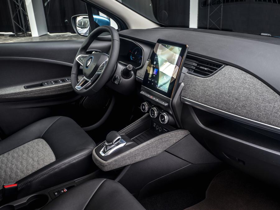 Интерьер Renault Zoe 2019 года  (WW) (фото 34 из 40)